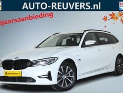 Wit Gebruikt 2022 BMW 320e Executive Stationwagen | € 32.900 (Super prijs)