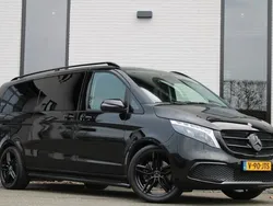 Zwart Gebruikt 2023 Mercedes V300 MPV | € 62.950 (Eerlijke prijs)