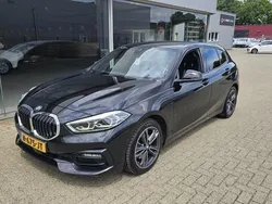 Zwart Gebruikt 2021 BMW 118 Comfort Edition Hatchback | € 23.495 (Eerlijke prijs)