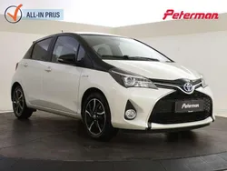Wit, metallic lak Gebruikt 2017 Toyota Yaris Hybrid Hatchback | € 16.899 (Eerlijke prijs)