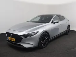 Sonic silver (grijs metallic) Gebruikt 2021 Mazda 3 Luxury Hatchback | € 24.750 (Eerlijke prijs)