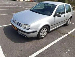 Zilver Gebruikt 2001 VW Golf IV Edition Hatchback | € 800 (Goede deal)
