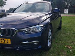 Blauw Gebruikt 2017 BMW 318 Executive Sedan | € 15.250 (Eerlijke prijs)