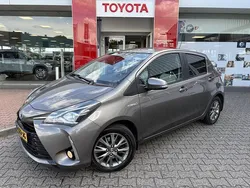 Grijs Gebruikt 2019 Toyota Yaris Hatchback | € 16.900 (Eerlijke prijs)