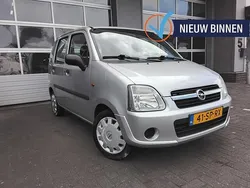 Grijs Gebruikt 2006 Opel Agila Essentia Hatchback | € 1.750 (Iets duurder)