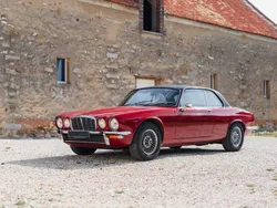 Rood Gebruikt 1975 Jaguar XJ6 Sedan | € 25.000