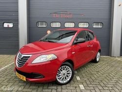 Rood Gebruikt 2014 Lancia Ypsilon S Hatchback | € 3.999 (Super prijs)