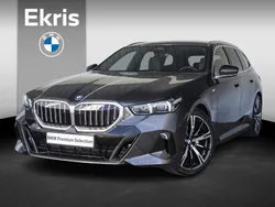 Grijs Gebruikt 2025 BMW 530e M Sport Stationwagen | € 83.595