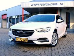 Wit Gebruikt 2019 Opel Insignia Executive Hatchback | € 17.950 (Eerlijke prijs)