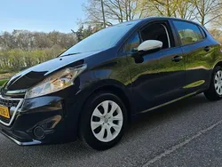 Zwart Gebruikt 2015 Peugeot 208 Hatchback | € 4.950 (Goede deal)