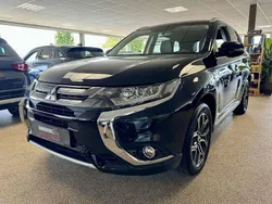 Zwart Gebruikt 2015 Mitsubishi Outlander P-HEV Edition SUV | € 19.450 (Iets duurder)