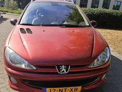 Rood Gebruikt 2004 Peugeot 206 Stationwagen | € 2.250 (Eerlijke prijs)