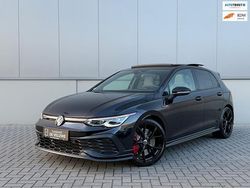 Zwart (metallic) Gebruikt 2021 VW Golf VIII GTI Clubsport Hatchback | € 35.950 (Eerlijke prijs)