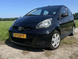 Zwart Gebruikt 2011 Toyota Aygo Hatchback | € 2.500 (Eerlijke prijs)