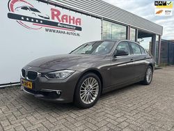 Bruin Gebruikt 2012 BMW 320 Executive Sedan | € 11.950 (Eerlijke prijs)