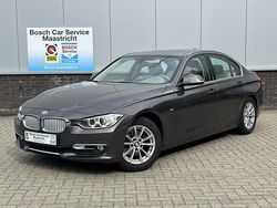 Bruin Gebruikt 2013 BMW 320 Executive Sedan | € 12.949 (Eerlijke prijs)