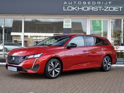 Rood Gebruikt 2022 Peugeot 308 Allure Stationwagen | € 27.995 (Duur)