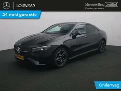 Zwart Gebruikt 2024 Mercedes CLA250e AMG Sedan | € 42.750 (Eerlijke prijs)