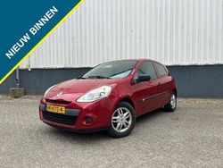 Rood Gebruikt 2010 Renault Clio II Hatchback | € 2.999 (Eerlijke prijs)