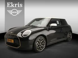 Zwart Gebruikt 2025 Mini Cooper Favoured Hatchback | € 38.900