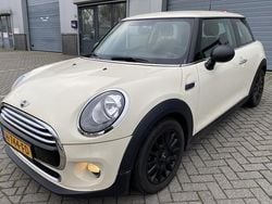 Wit Gebruikt 2017 Mini ONE Business Hatchback | € 14.500 (Eerlijke prijs)
