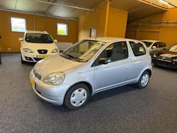 Grijs Gebruikt 2000 Toyota Yaris Sol Hatchback | € 2.799 (Eerlijke prijs)