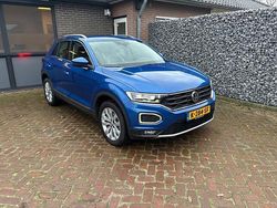 Blauw (metallic) Gebruikt 2020 VW T-Roc Sport SUV | € 25.650 (Goede deal)