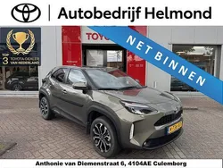 Groen, metallic lak Gebruikt 2022 Toyota Yaris Cross Edition SUV | € 26.900 (Eerlijke prijs)