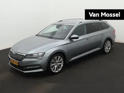Grijs Gebruikt 2020 Skoda Superb Business Line Stationwagen | € 21.944 (Super prijs)
