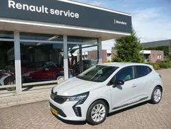 Grijs Gebruikt 2024 Renault Clio V Evolution Hatchback | € 20.899 (Iets duurder)