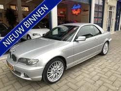 Grijs, metallic lak Gebruikt 2005 BMW 318 Cabriolet Executive Cabriolet | € 7.950 (Eerlijke prijs)