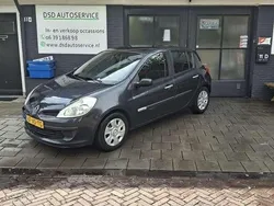 Grijs, metallic lak Gebruikt 2007 Renault Clio II Rip Curl Hatchback | € 1.450 (Eerlijke prijs)