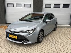 Grijs Gebruikt 2022 Toyota Corolla Business Edition Hatchback | € 21.999 (Eerlijke prijs)