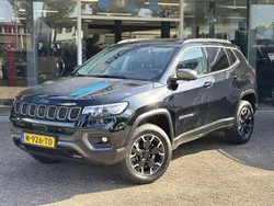 Zwart, metallic lak Gebruikt 2021 Jeep Compass Trailhawk SUV | € 24.900 (Eerlijke prijs)