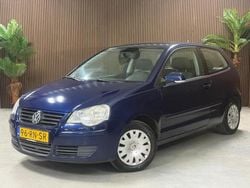 Blauw Gebruikt 2005 VW Polo Hatchback | € 2.250 (Goede deal)