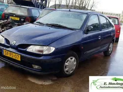 Blauw Gebruikt 1997 Renault Mégane Hatchback | € 850 (Super prijs)