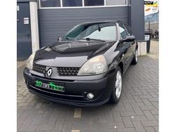 Zwart Gebruikt 2003 Renault Clio II Hatchback | € 1.195 (Goede deal)