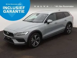 Grijs Gebruikt 2024 Volvo V60 CC Core Stationwagen | € 49.950 (Super prijs)