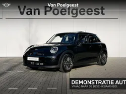Midnight black ii Gebruikt 2025 Mini Cooper Favoured Hatchback | € 42.900