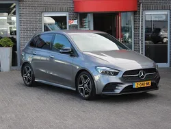 Grijs Gebruikt 2024 Mercedes B180 AMG line MPV | € 33.999 (Super prijs)