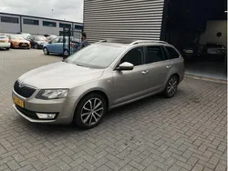 Geel Gebruikt 2015 Skoda Octavia Business Line Stationwagen | € 6.250 (Eerlijke prijs)