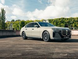 Grijs Nieuw 2024 BMW 750e Executive Sedan | € 175.845