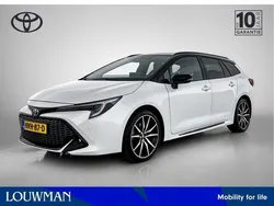 Wit, metallic lak Gebruikt 2023 Toyota Corolla Plus Stationwagen | € 38.445 (Duur)
