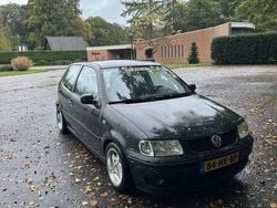 Zilver Gebruikt 2001 VW Polo Coupé | € 1.000