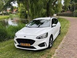 Wit Gebruikt 2020 Ford Focus ST-Line Stationwagen | € 18.550 (Eerlijke prijs)