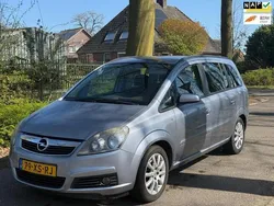 Grijs Gebruikt 2007 Opel Zafira MPV | € 4.350 (Iets duurder)