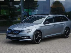 Grijs, metallic lak Gebruikt 2021 Skoda Superb SportLine Stationwagen | € 29.950 (Duur)