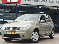 Beige Gebruikt 2008 Dacia Sandero Lauréate Hatchback | € 3.248 (Eerlijke prijs)