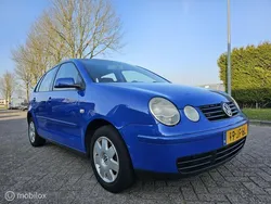 Blauw Gebruikt 2002 VW Polo Highline Hatchback | € 1.399 (Eerlijke prijs)