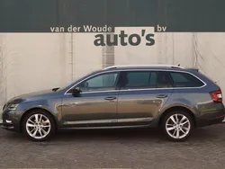 Grijs, metallic lak Gebruikt 2020 Skoda Octavia Style Stationwagen | € 13.900 (Goede deal)